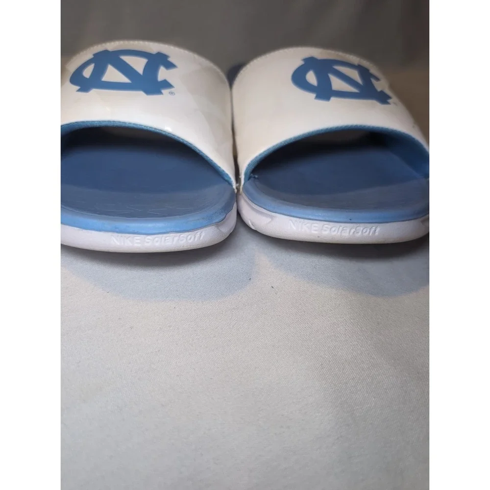 North Carolina Tar Heels UNC Tarheels Nike Benassi Solarsoft Slides Mens 11